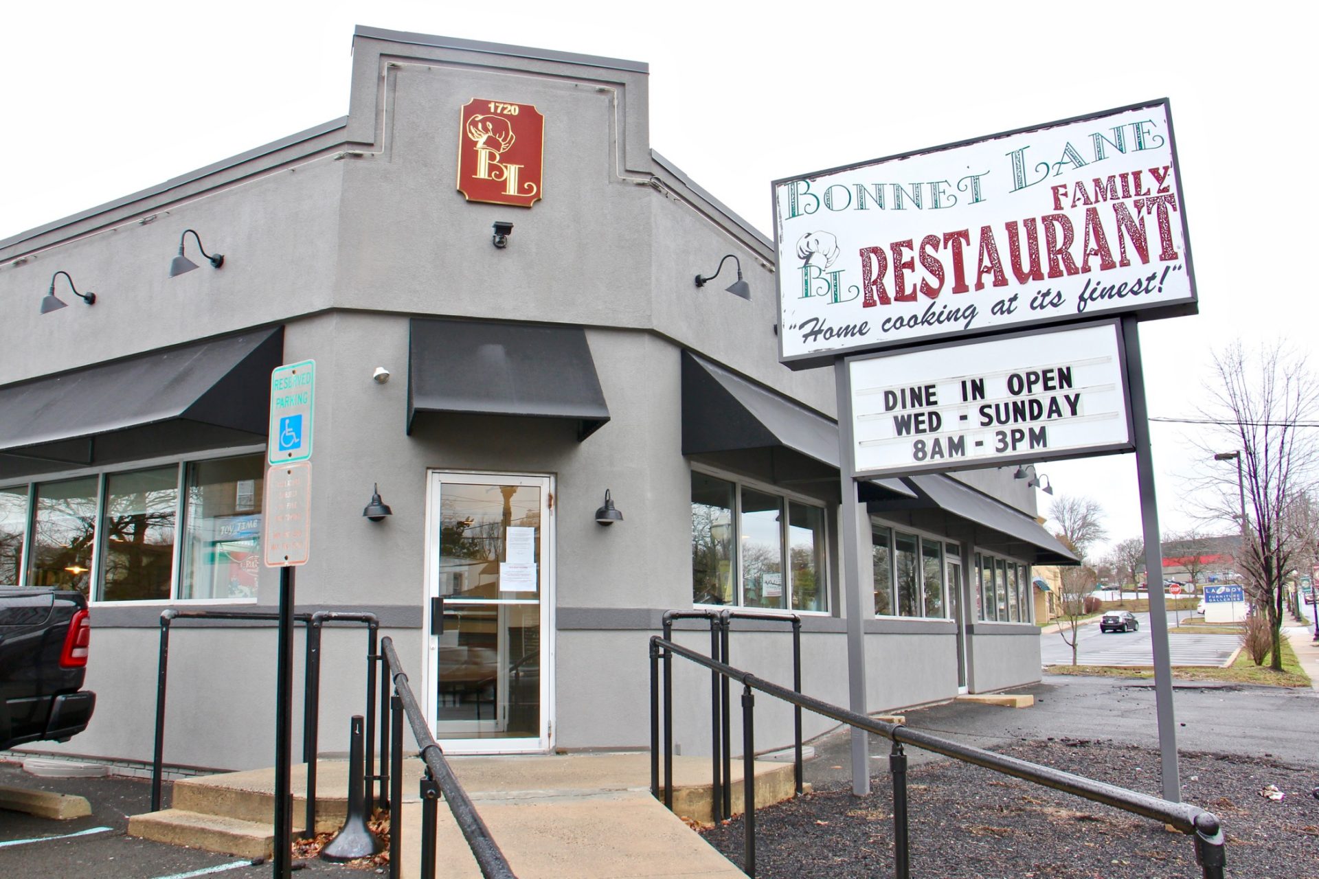 Bonnet Lane Family Restaurant in Abington, Pa., offers dine-in service despite the governor's order.