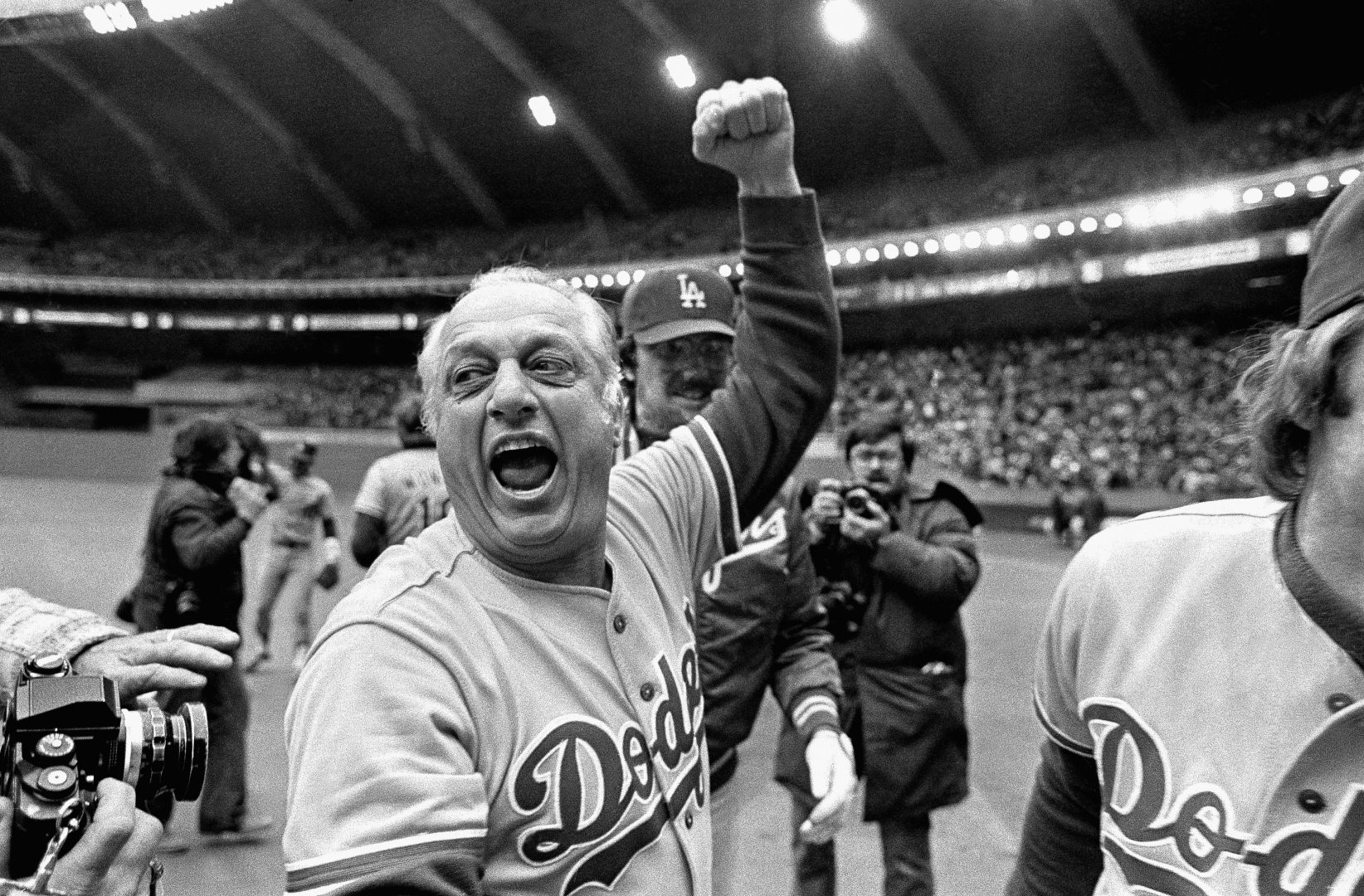 Tommy Lasorda Dead: Former Dodgers Manager Was 93 – The Hollywood