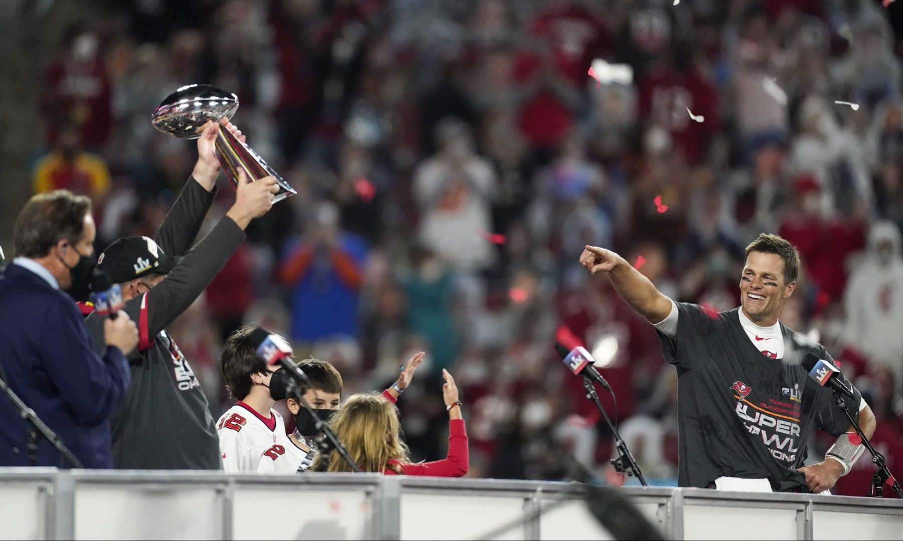PHOTOS: Buccaneers players, family members celebrate Super Bowl LV win