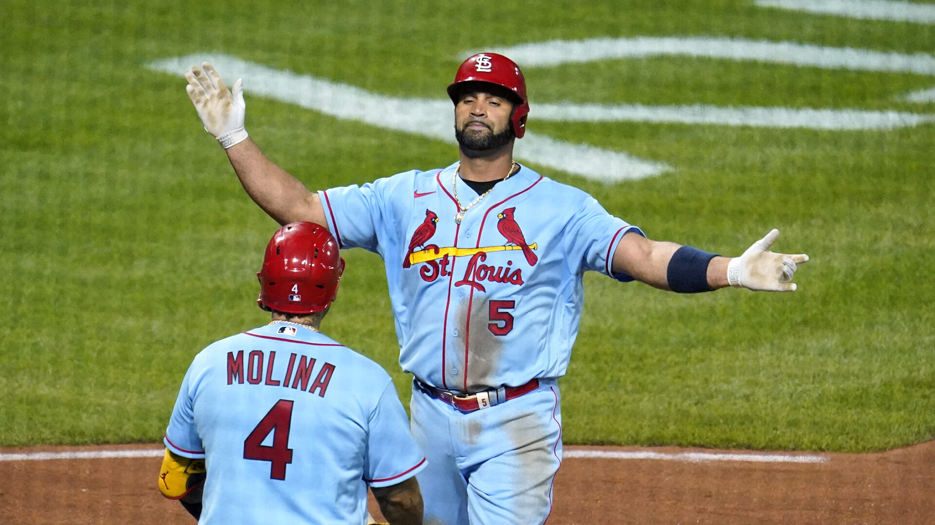 Albert Pujols returns to St. Louis for one last season with the